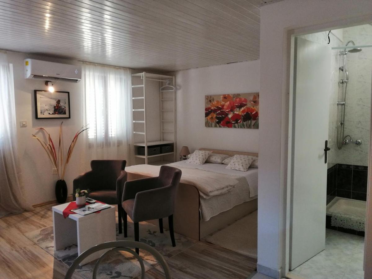 Studio Apartments Kuljis Вис Экстерьер фото