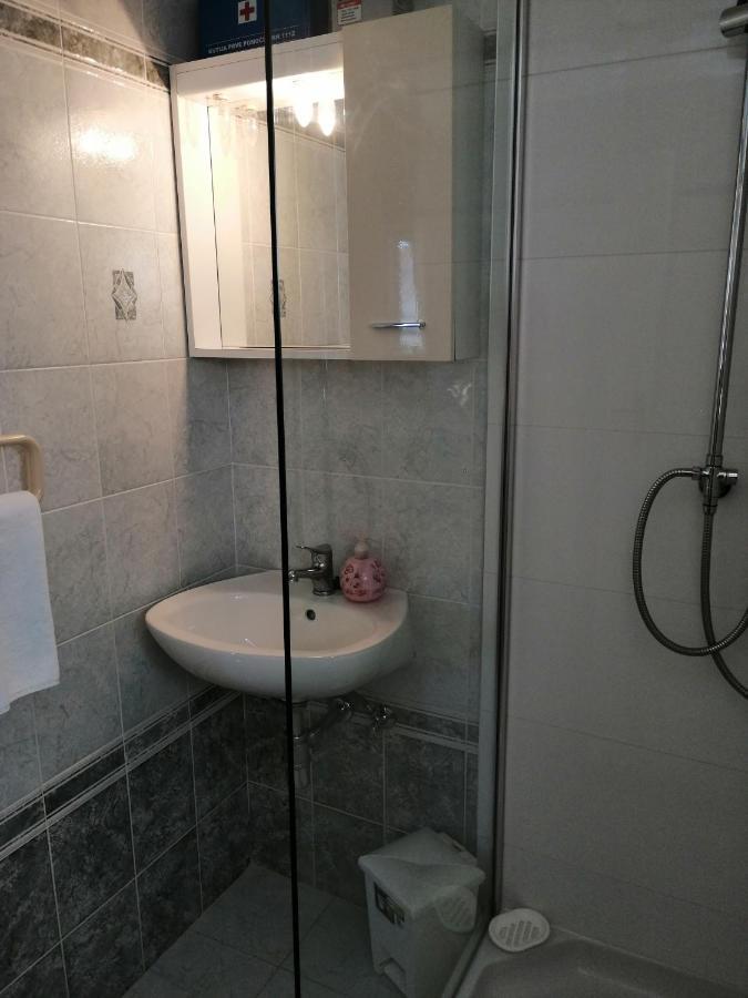 Studio Apartments Kuljis Вис Экстерьер фото