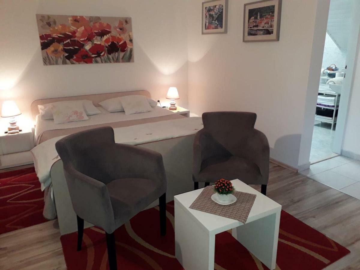 Studio Apartments Kuljis Вис Экстерьер фото